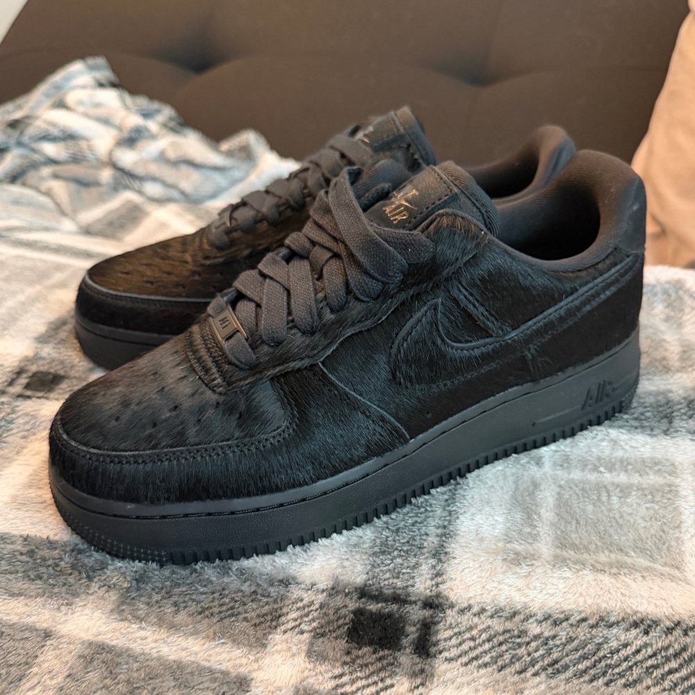 Nike air force 1 W pony hair
Brand new